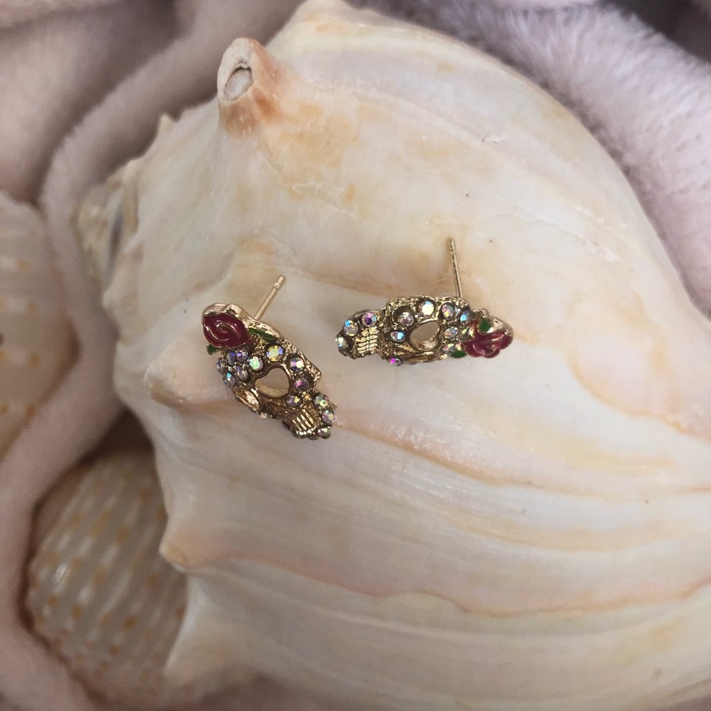 Rhinestone Skull & Roses Earrings - Picture 3 of 6